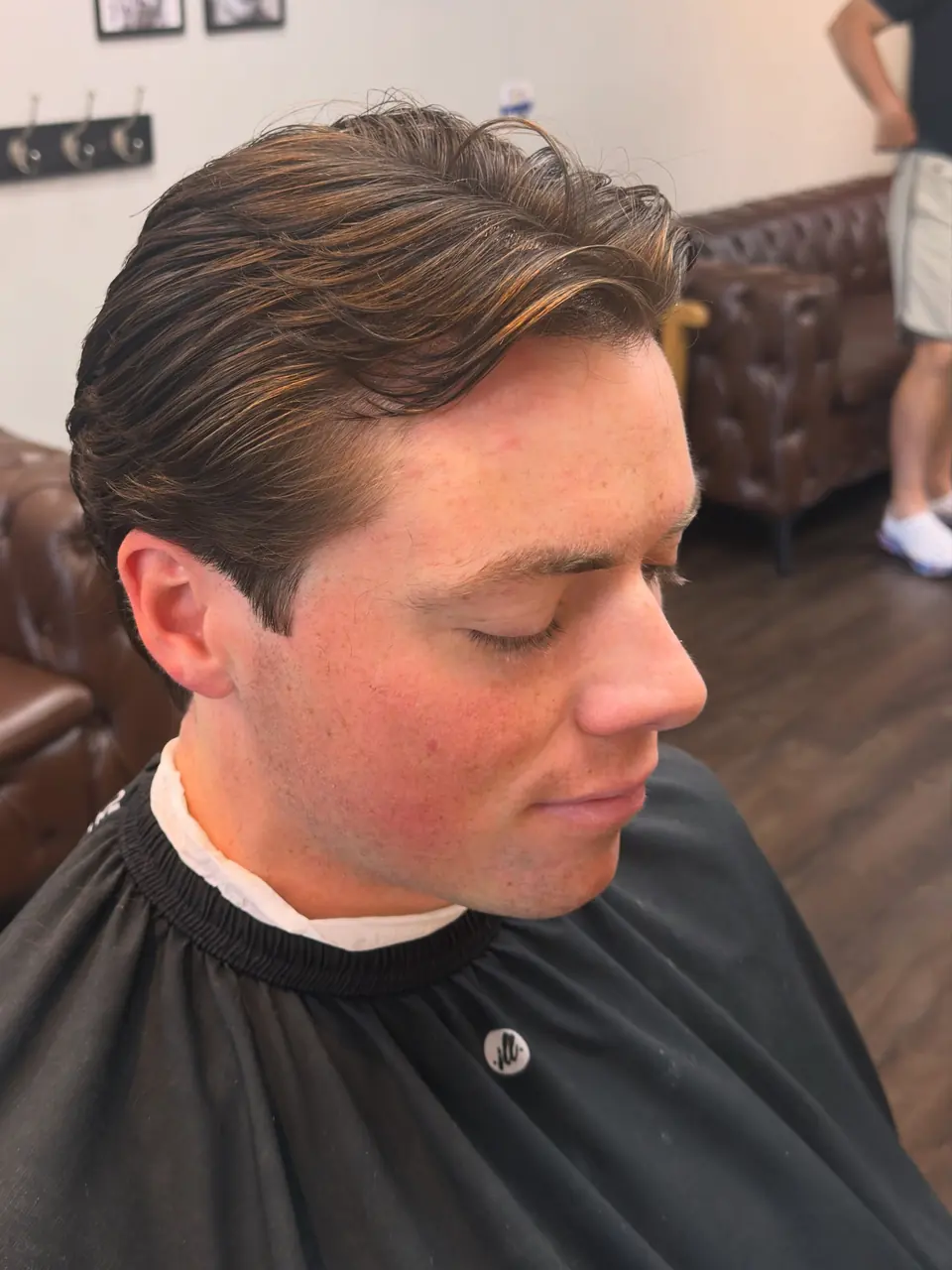 Classic scissor cut, side part, natural finish